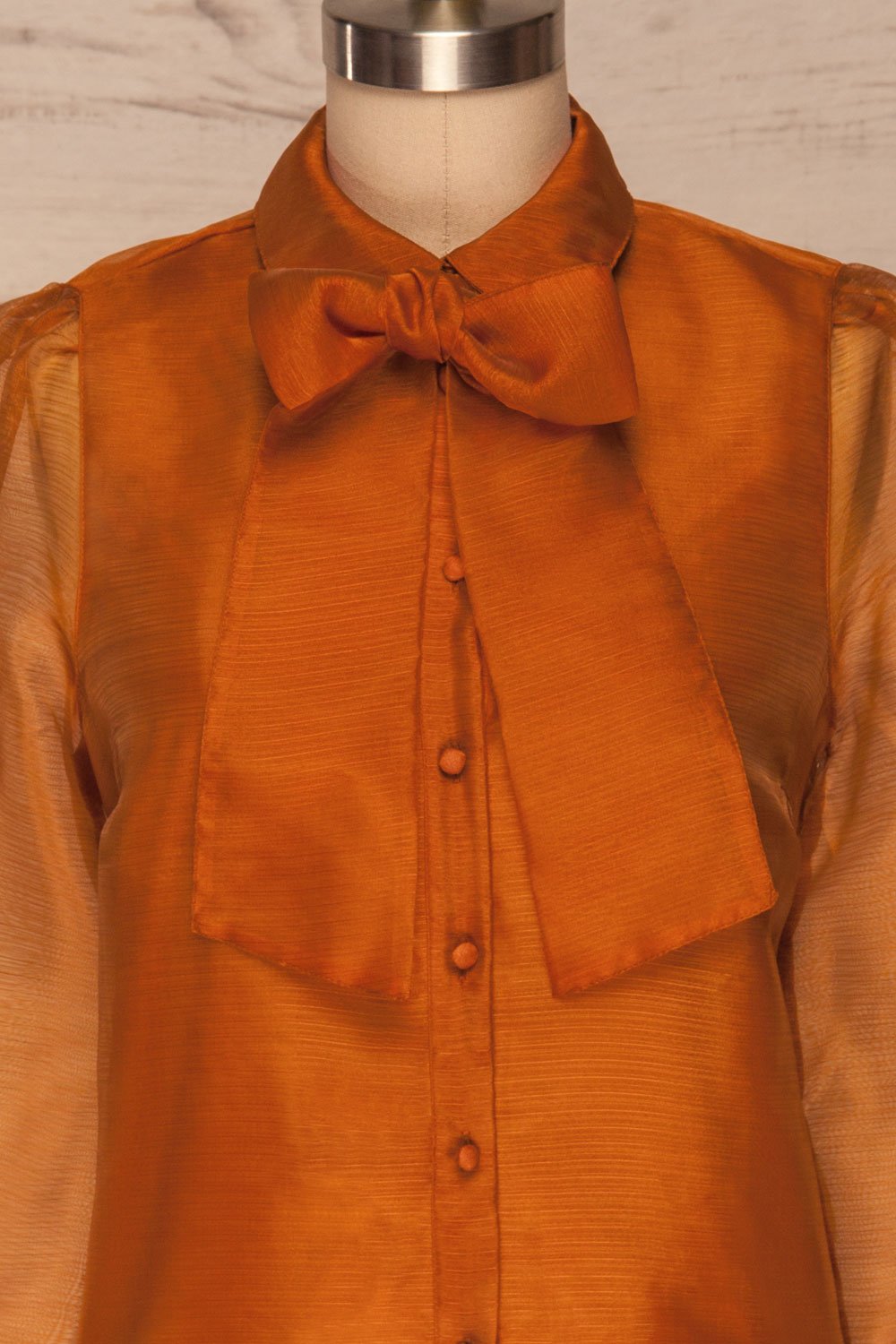 Xandra Orange Iridescent Tulle Shirt w/ Bow front close up bow | La petite garçonne