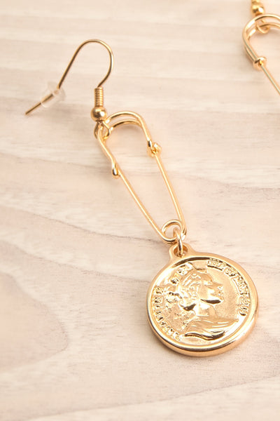 Abaculi Or Gold Pendant Earrings with Medallion close-up | La Petite Garçonne