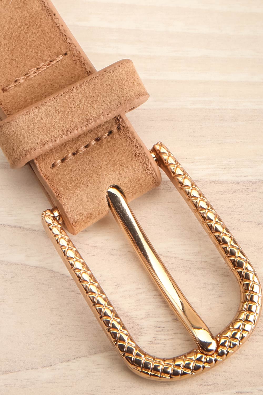 Abetir Taupe Faux Leather Belt w/ Gold Buckle | La petite garçonne flat close-up