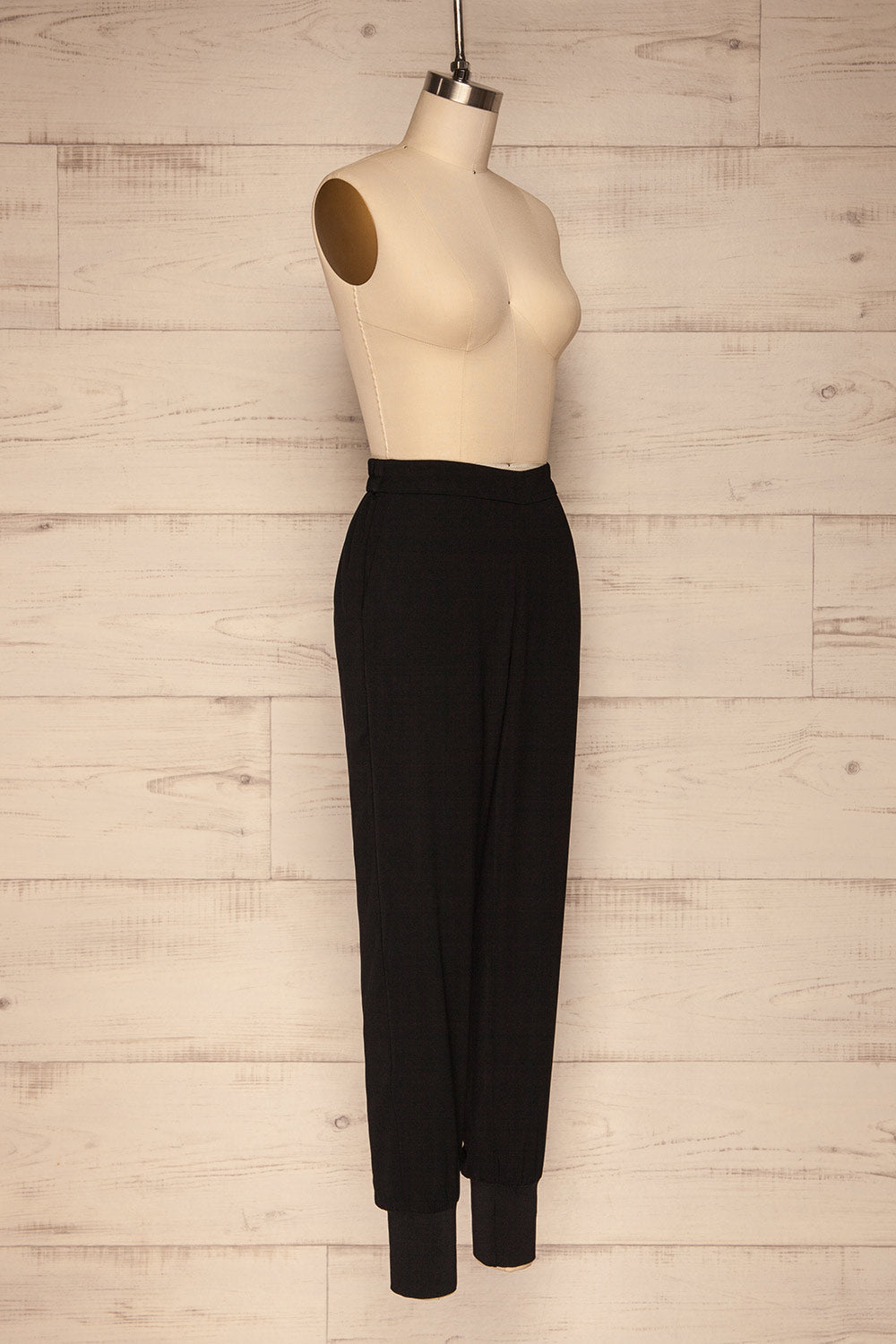 Ablancourt Noir Tapered Pants | Pantalon | La Petite Garçonne side view 