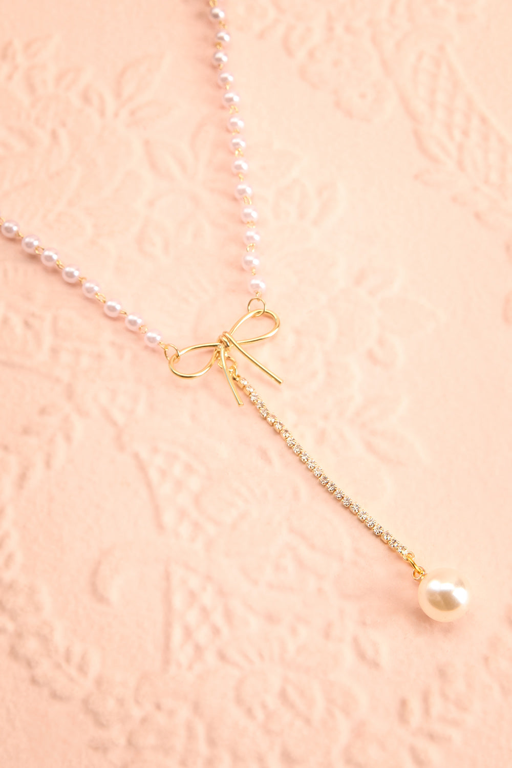 Abolla Pearl Choker Necklace | Collier à Perles | Boutique 1861 flat view