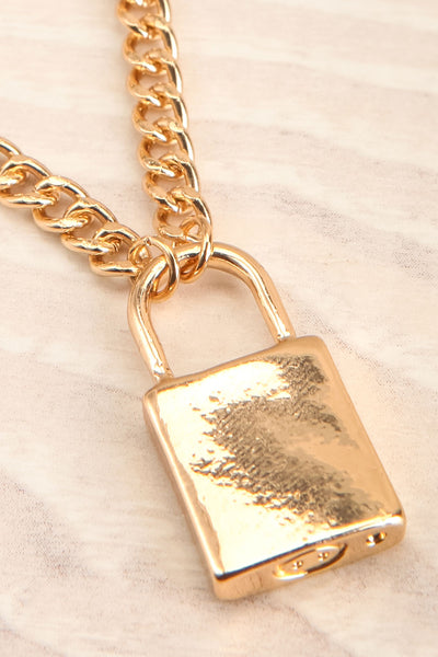 Acarus Or Gold Chain Necklace with Padlock flat close-up | La Petite Garçonne