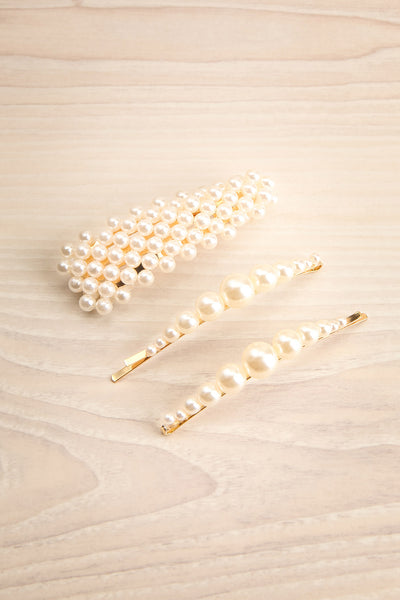 Acridium Set of Golden Pearl Studded Barrettes | La Petite Garçonne 1