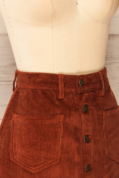 Acy Brick Short Corduroy Skirt w/ Buttons | La petite garçonne side close-up