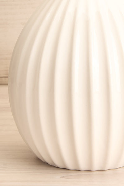 Aeternus Textured White Vase | La Petite Garçonne Chpt. 2 texture close-up