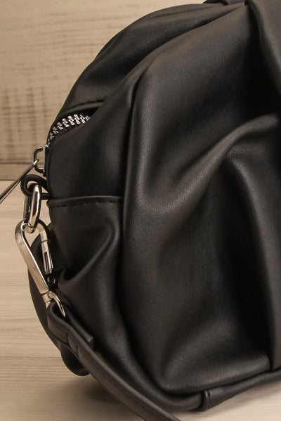 Ahuimanu Pleated Handbag | La petite garçonne side close-up
