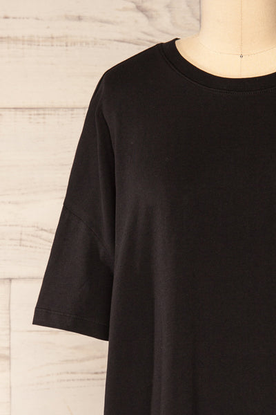 Alta Black Oversized Cotton T-Shirt | La petite garçonne front close up