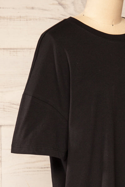 Alta Black Oversized Cotton T-Shirt | La petite garçonne side close up