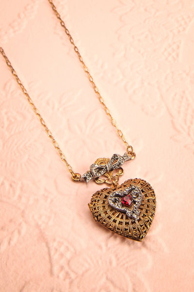 Amantes Antique Gold Pendant Necklace | Boudoir 1861 5