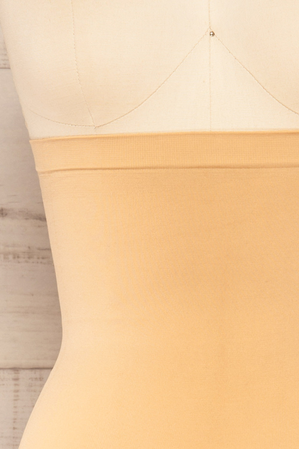 Amavi Beige High-Waisted Brief Shapewear | La petite garçonne detail