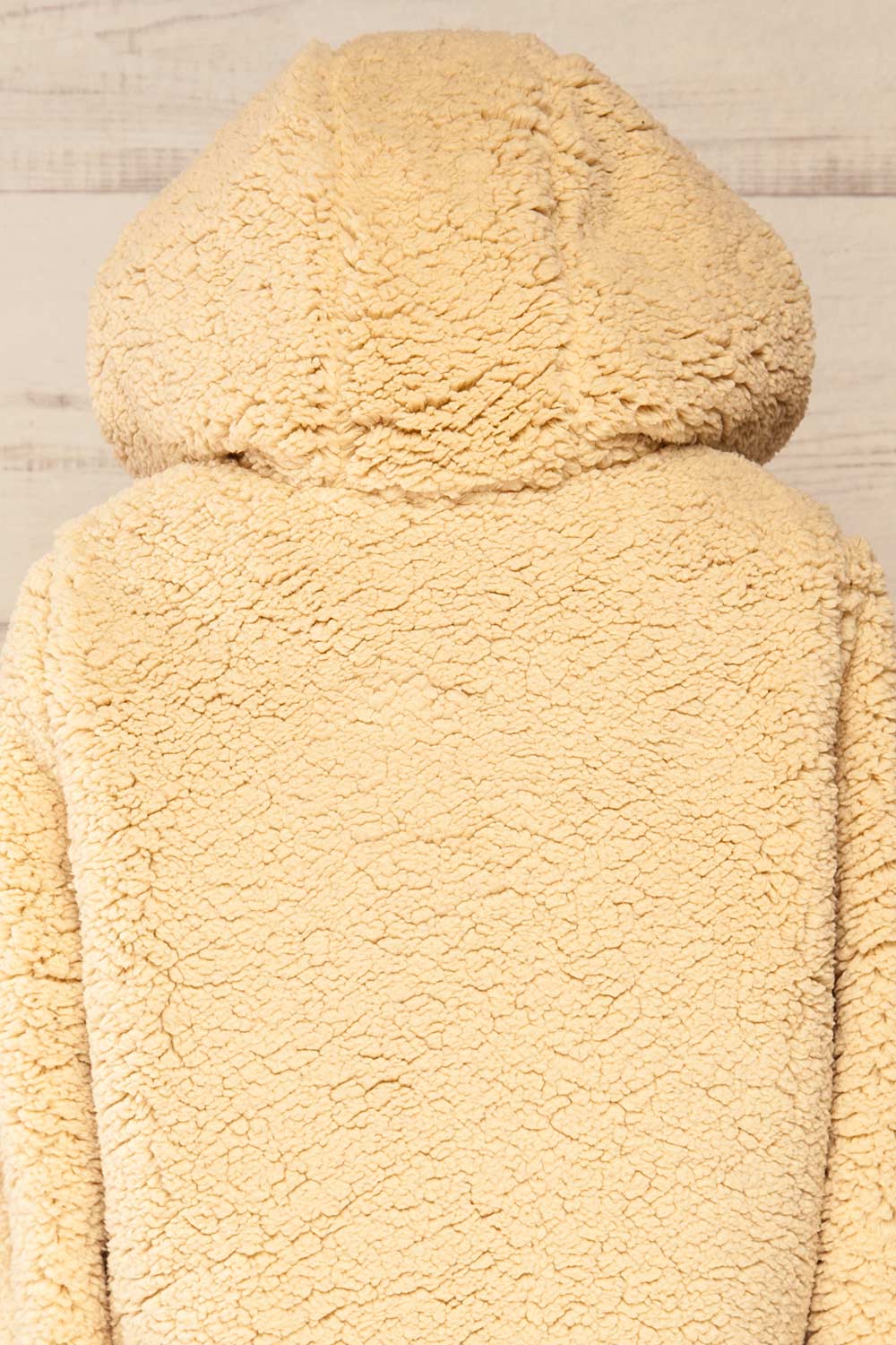 Amstelveen Beige Fleece Coat w/ Hood and Pockets | La petite garçonne back hood close-up