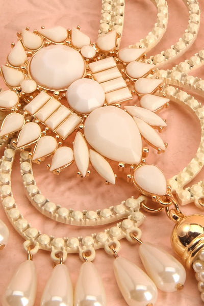 Augustifolia - Cream and golden dangling necklace 6