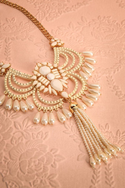 Augustifolia - Cream and golden dangling necklace 5