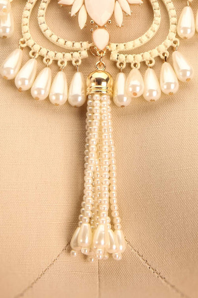 Augustifolia - Cream and golden dangling necklace 4
