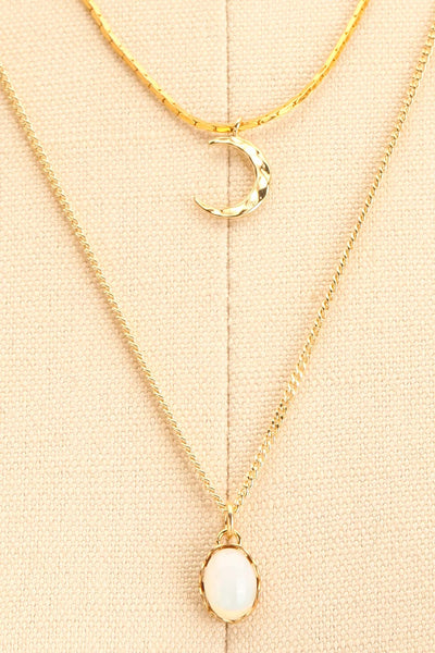 Ann Blyth White Golden Pendant Necklace | Collier | Boutique 1861 close-up