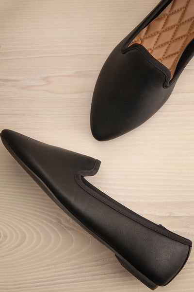 Antae Black Faux-Leather Pointed Toe Flat Shoes | La petite garçonne flat view