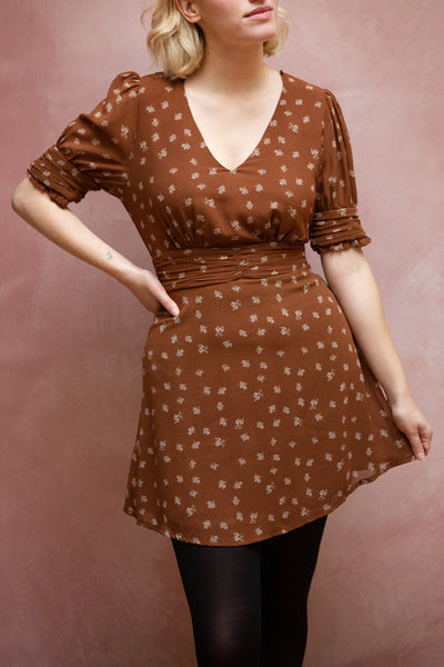 Aosagibi Brown Patterned Short Sleeve Dress | Boutique 1861 model