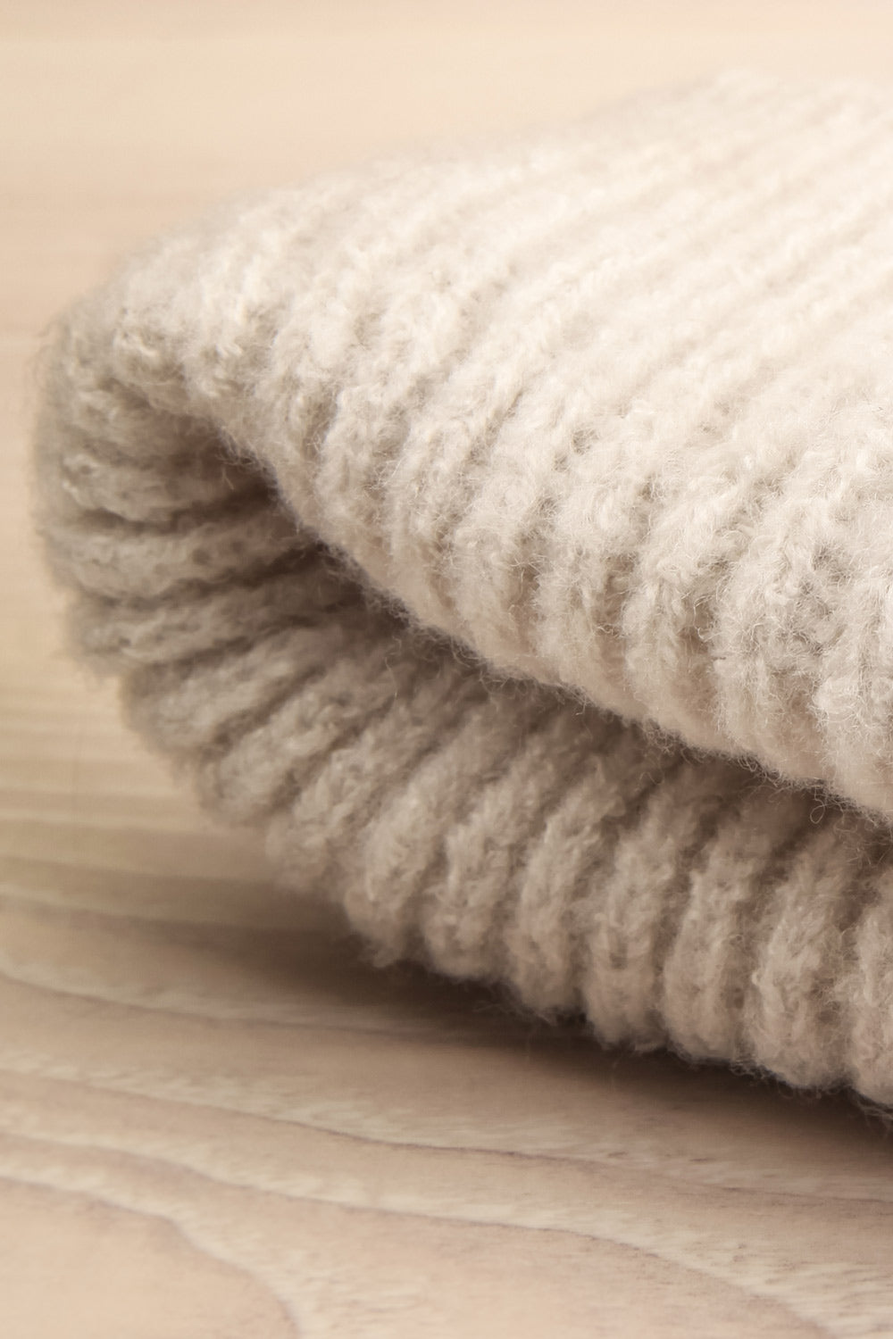 Apalda Gris Grey Knit Tuque with Pompom flat close-up | La Petite Garçonne