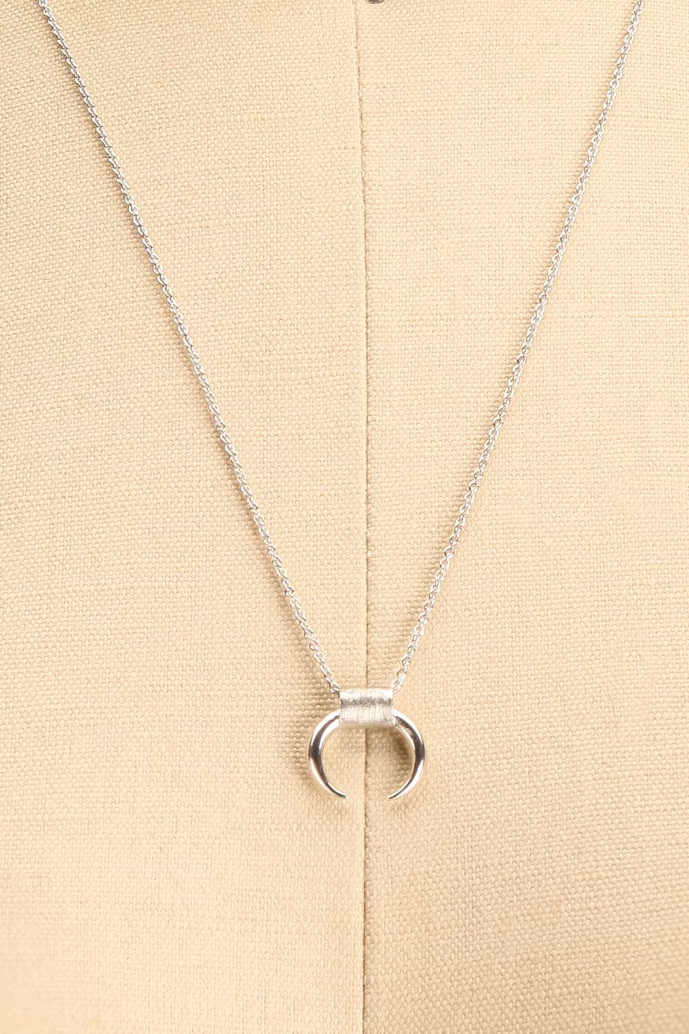 Arcus Argenté Silver Pendant Necklace | La Petite Garçonne Chpt. 2 4