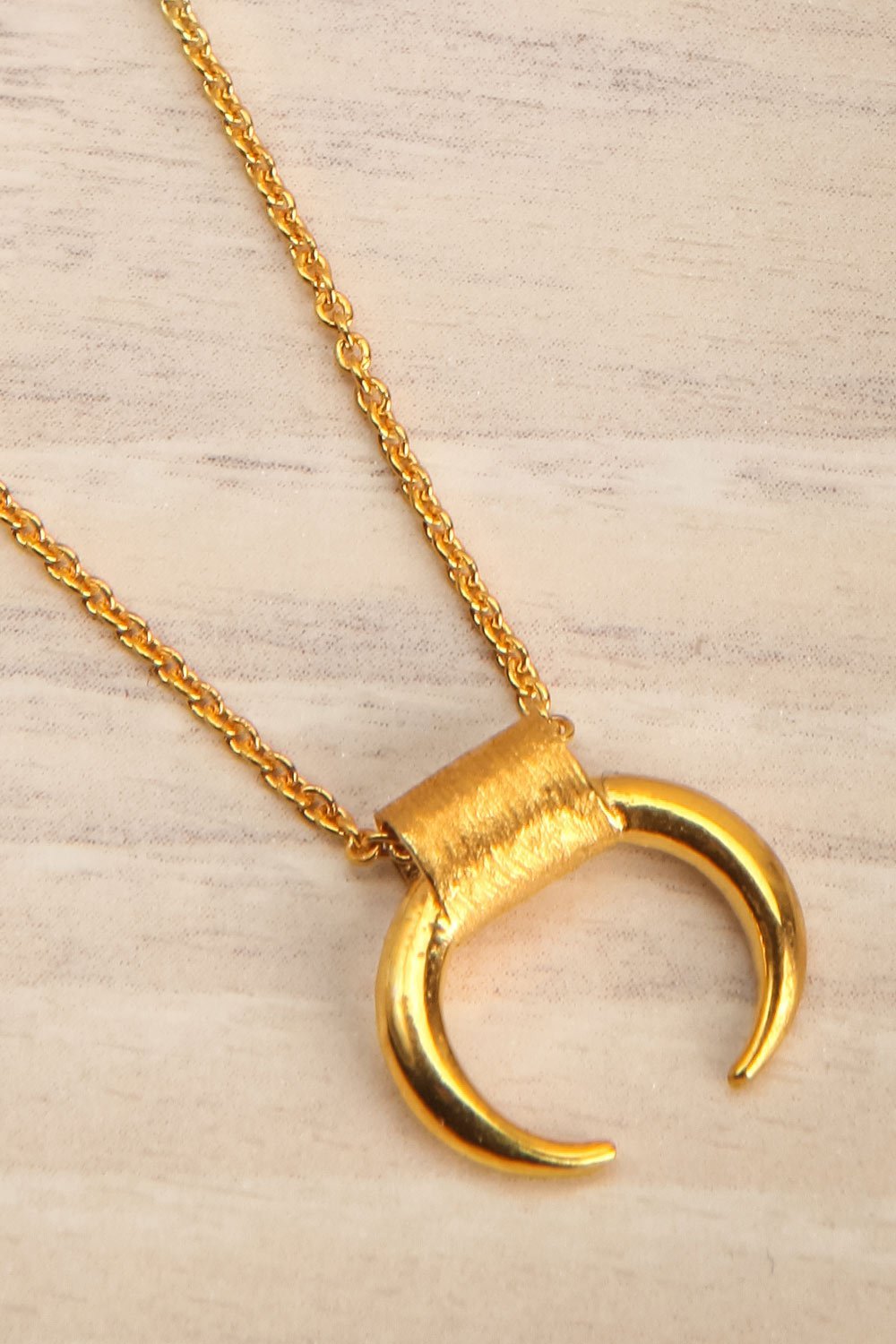 Arcus Doré Gold Pendant Necklace | La Petite Garçonne Chpt. 2 2