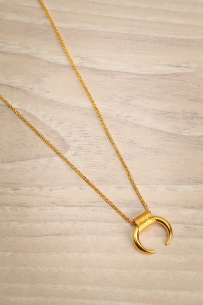 Arcus Doré Gold Pendant Necklace | La Petite Garçonne Chpt. 2 3