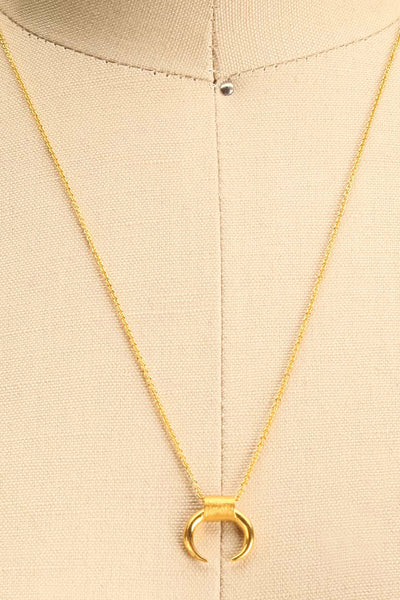 Arcus Doré Gold Pendant Necklace | La Petite Garçonne Chpt. 2 4