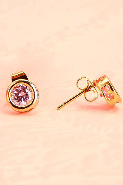Arie Blütenblatt - Gold and pink crystal stud earrings
