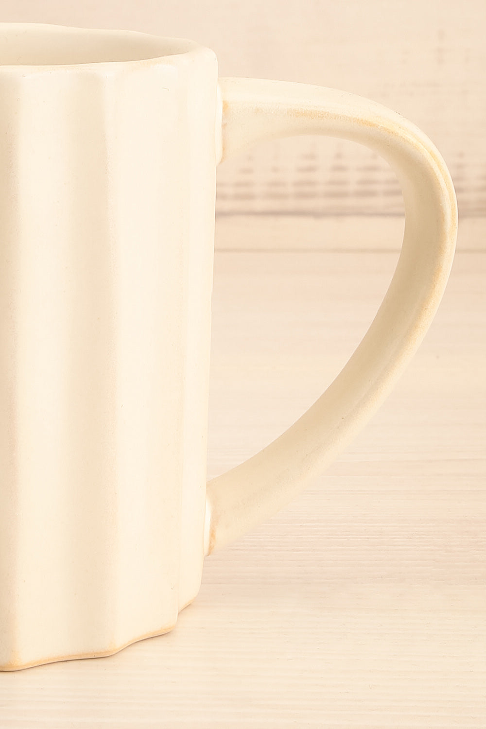 Arlo Scalloped Stoneware Mug | Maison Garçonne handle close-up