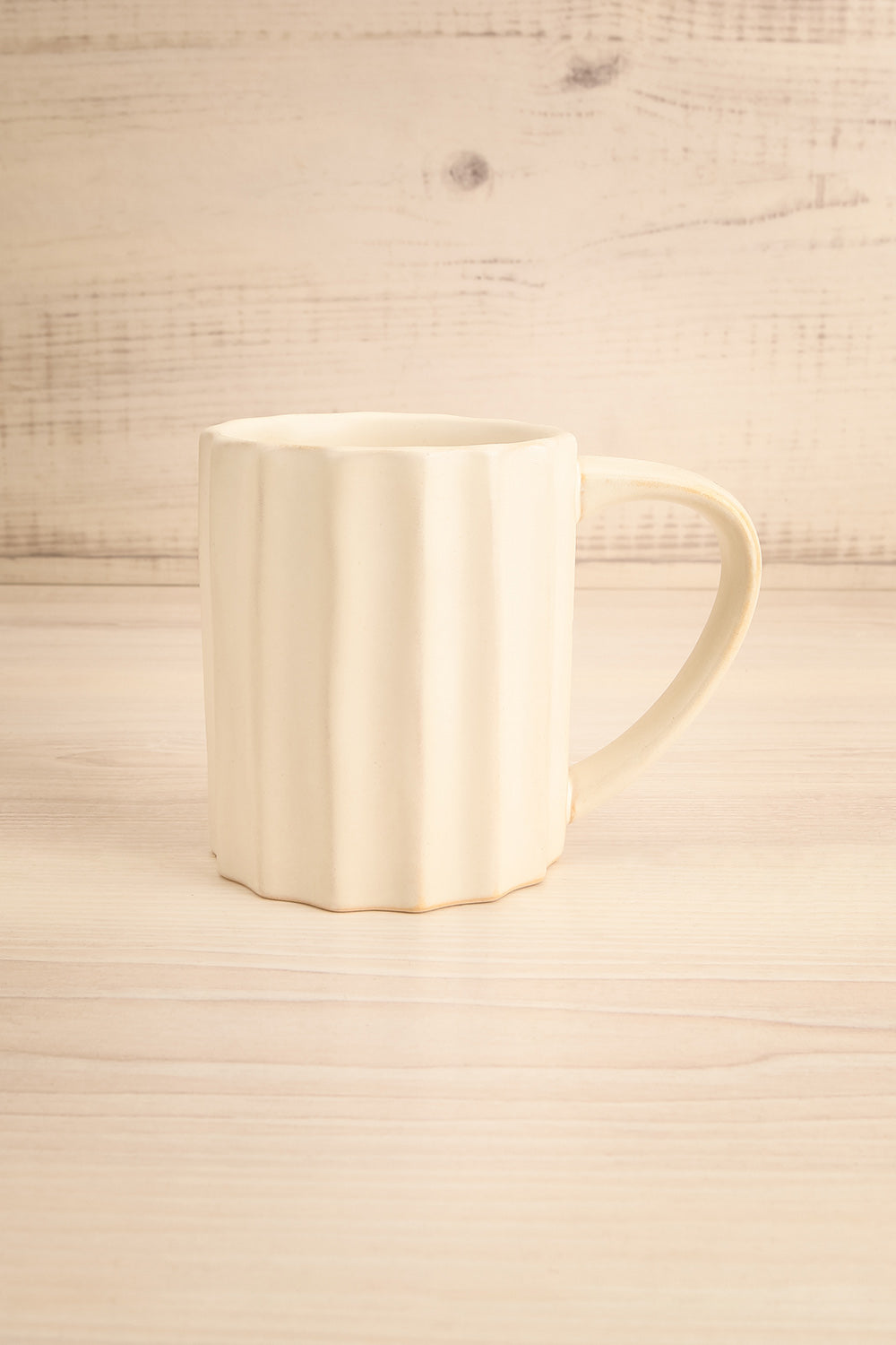 Arlo Scalloped Stoneware Mug | Maison Garçonne 