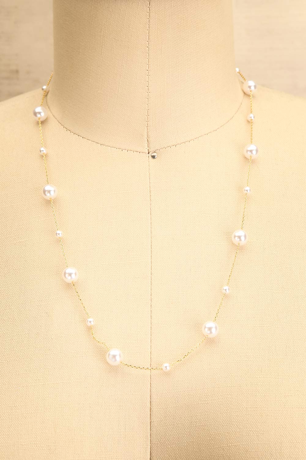 Asturies Fine Chain Necklace w/ Faux-Pearls | La petite garçonne