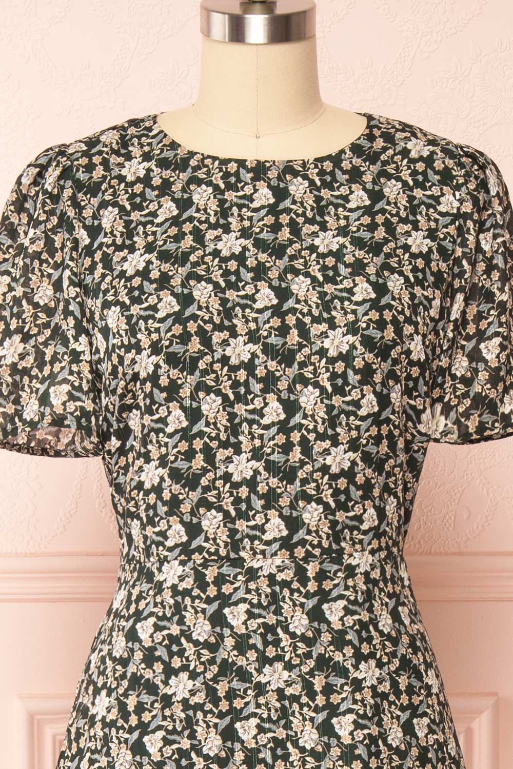 Atawa Short Sleeve Green Floral Dress | Boutique 1861  frton close up