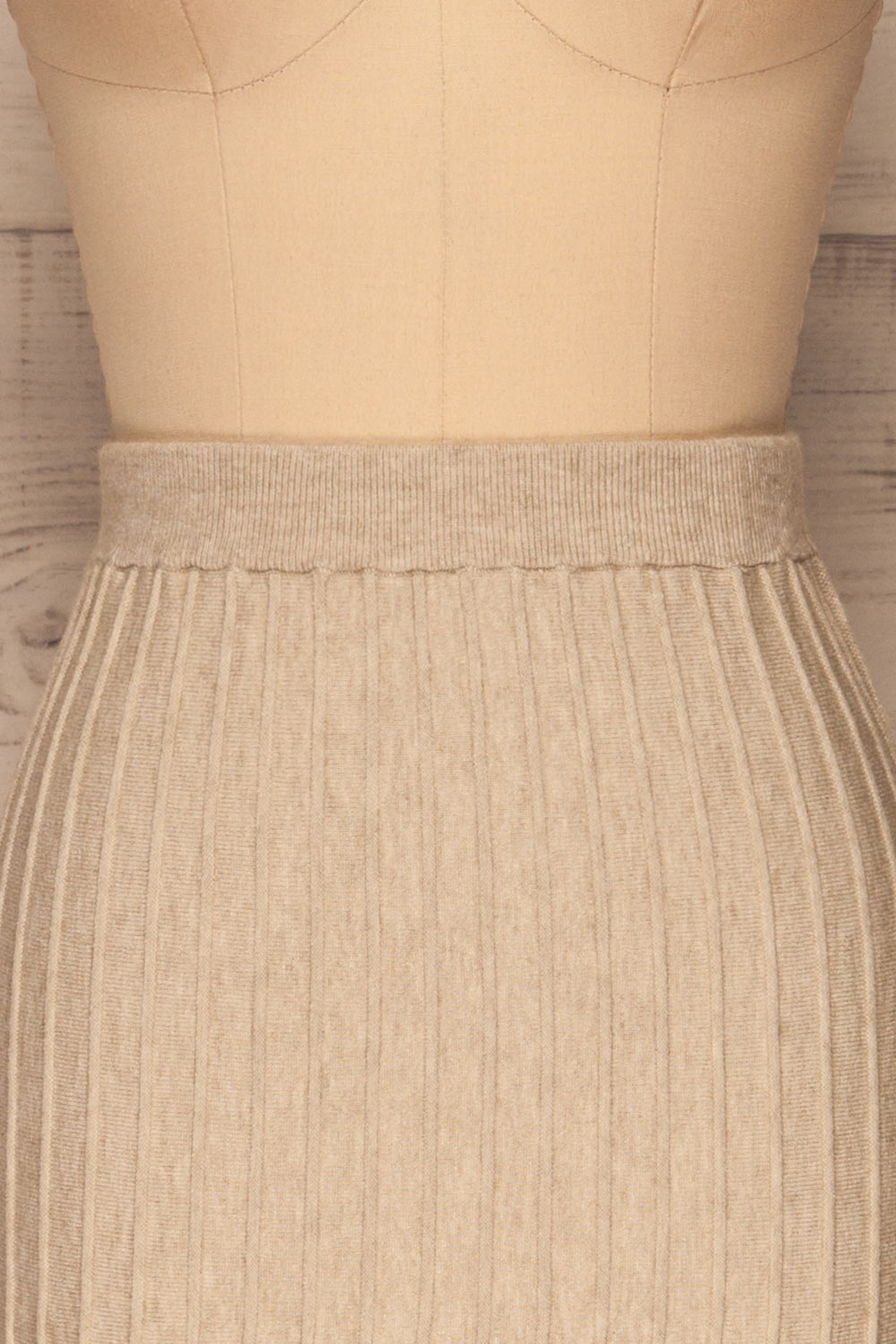 Aveiro Beige Knit Skirt | Jupe Beige | La Petite Garçonne front close-up