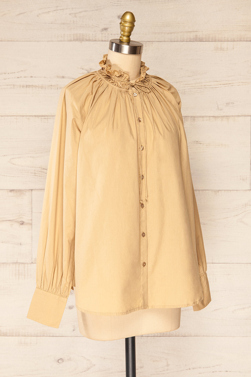 Babimost Beige Shirt w/ Ruffled Collar | La petite garçonne side view