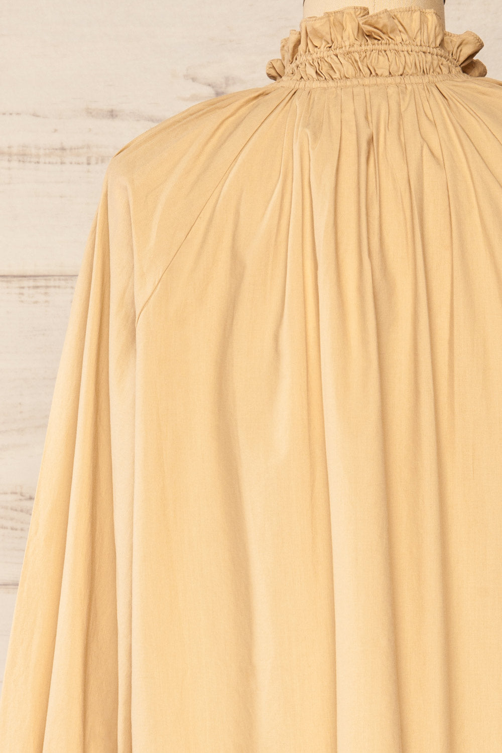 Babimost Beige Shirt w/ Ruffled Collar | La petite garçonne back close-up