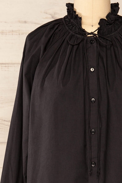 Babimost Black Shirt w/ Ruffled Collar | La petite garçonne front close-up