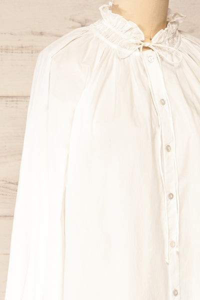 Babimost White Shirt w/ Ruffled Collar | La petite garçonne side close-up