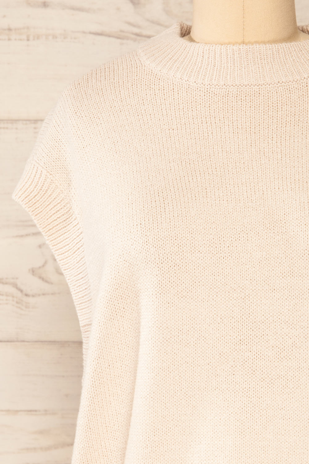 Baek Sand Sleeveless Knit Vest | La petite garçonne front close-up