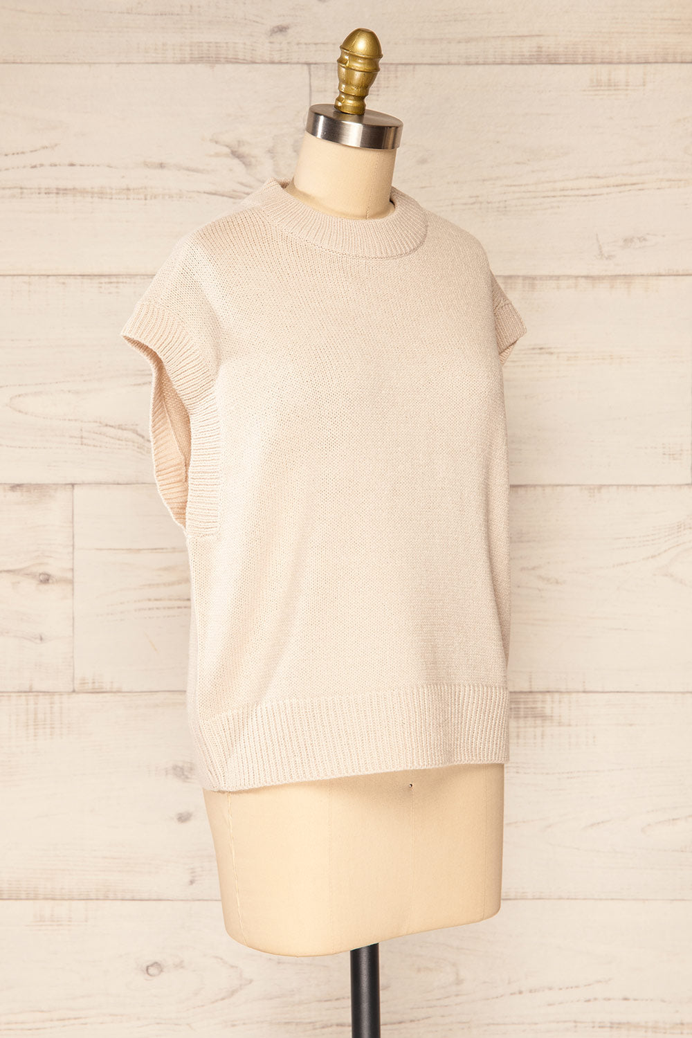 Baek Sand Sleeveless Knit Vest | La petite garçonne side view