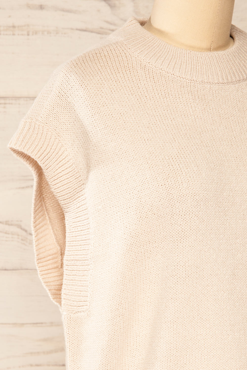 Baek Sand Sleeveless Knit Vest | La petite garçonne side close-up