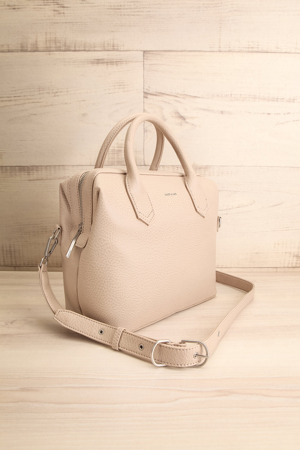 Baiga Dark Grey Beige Matt & Nat Handbag | La petite garçonne side view