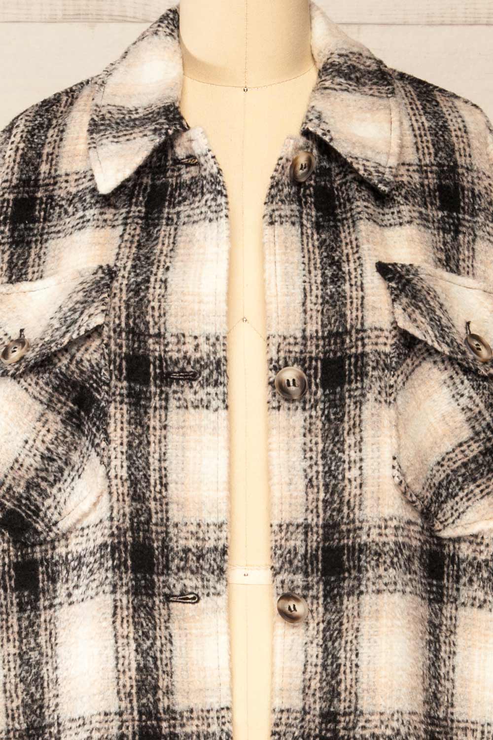 Balata Long Plaid Shacket | La petite garçonne open close-up