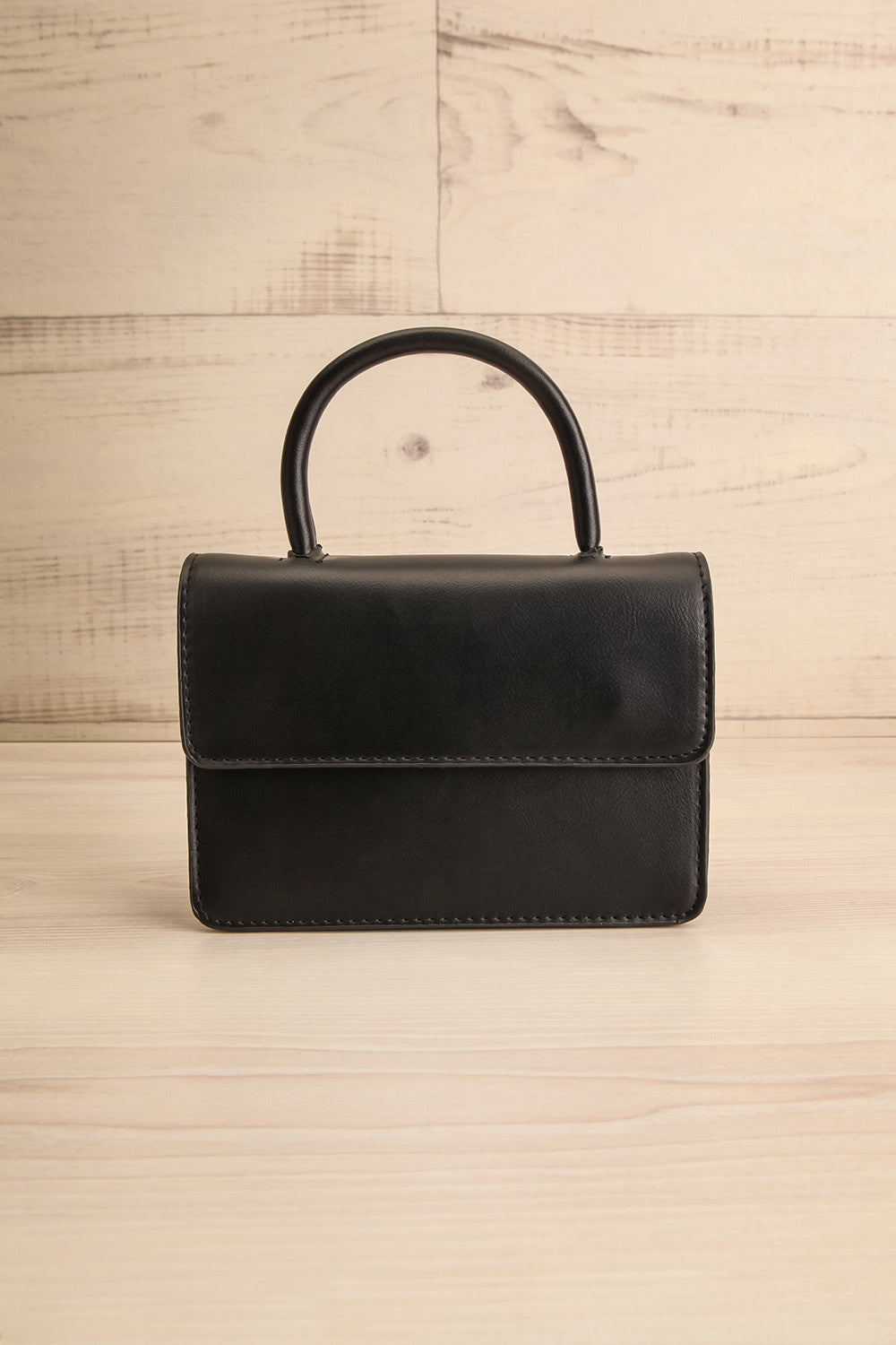 Baluchon Black Crossbody Handbag | Maison garçonne front view