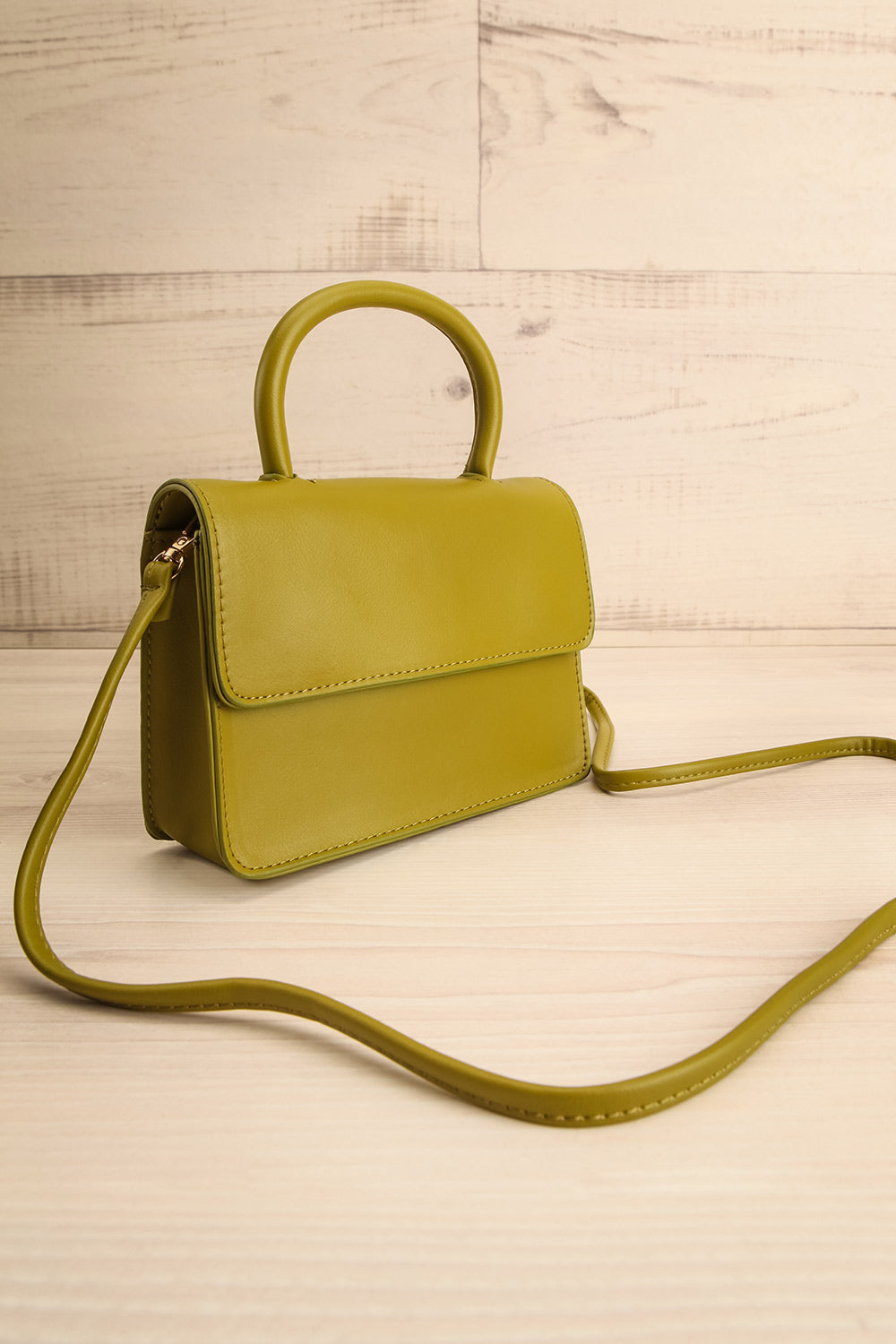 Baluchon Green Crossbody Handbag | Maison garçonne side view