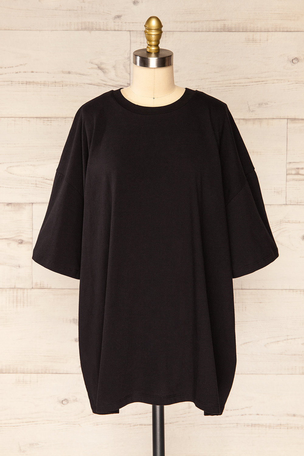 Beaurice Black Oversized T-Shirt w/ Round Collar | La petite garçonne front view 