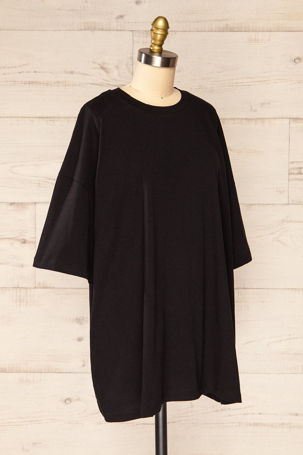 Beaurice Black Oversized T-Shirt w/ Round Collar | La petite garçonne side view 