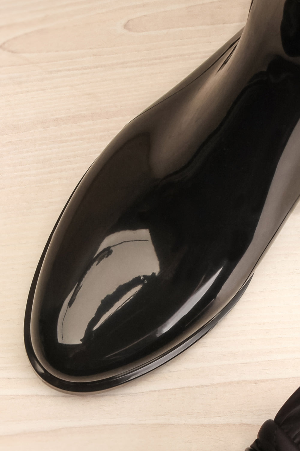 Becquerel Black Boots | Bottes Noires | La Petite Garçonne flat close-up