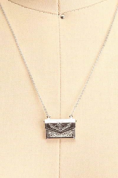 Benefio Argent Silvery Necklace with Purse Pendant | Boutique 1861 3
