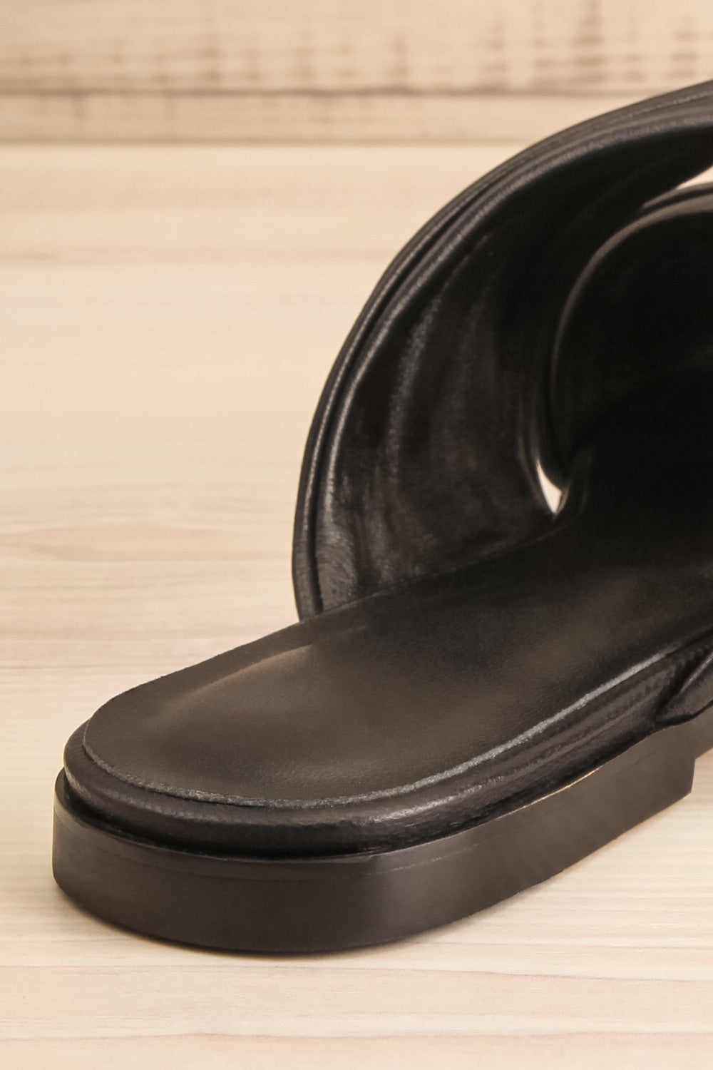 Benere Black Leather Knotted Slide Sandals | La petite garçonne back close-up