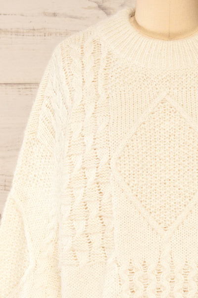 Benidorm Ivory Cropped Knit Sweater | La petite garçonne front close-up