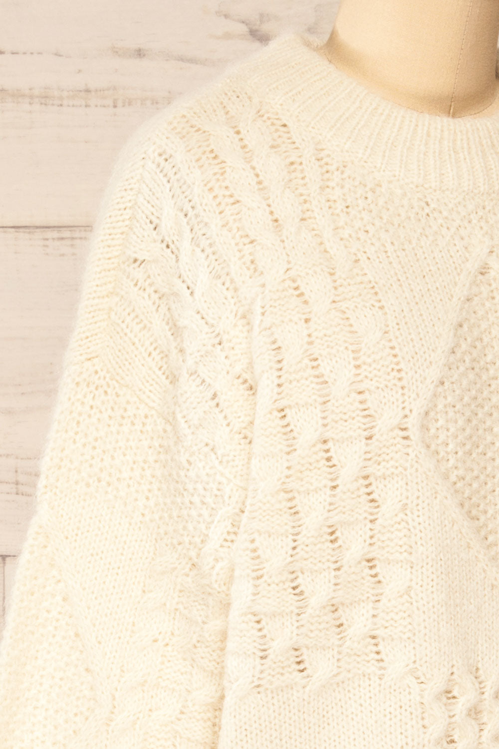 Benidorm Ivory Cropped Knit Sweater | La petite garçonne side close-up